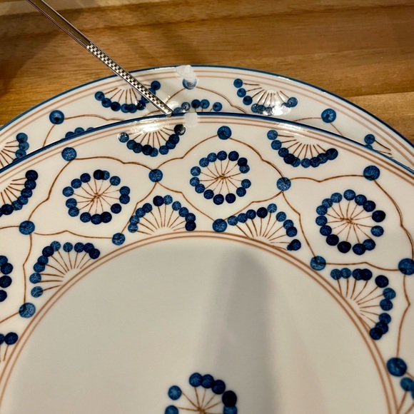 Thomas O’Brien Vintage Modern Blue Dots 16 Pc Dinnerware Set - Picture 5 of 6